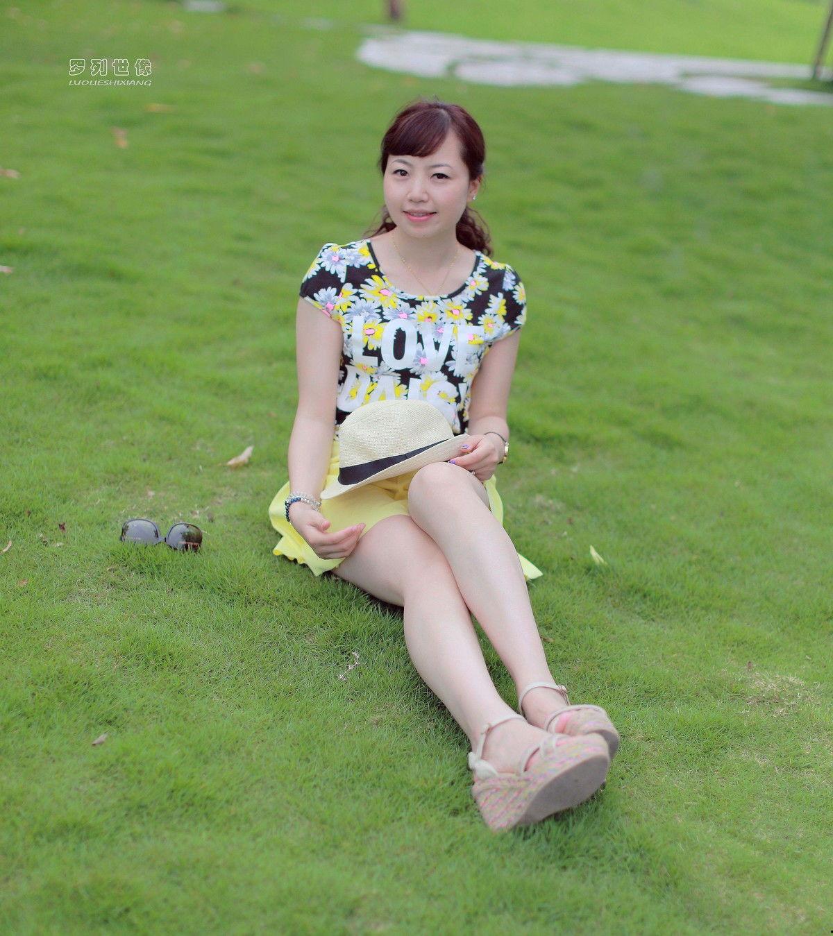 夏日女孩,夏日女孩的阳光魅力与时尚穿搭